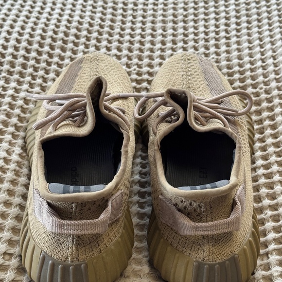 Yeezy Boost 350 V2 "Earth" Sneakers - Picture 4 of 7
